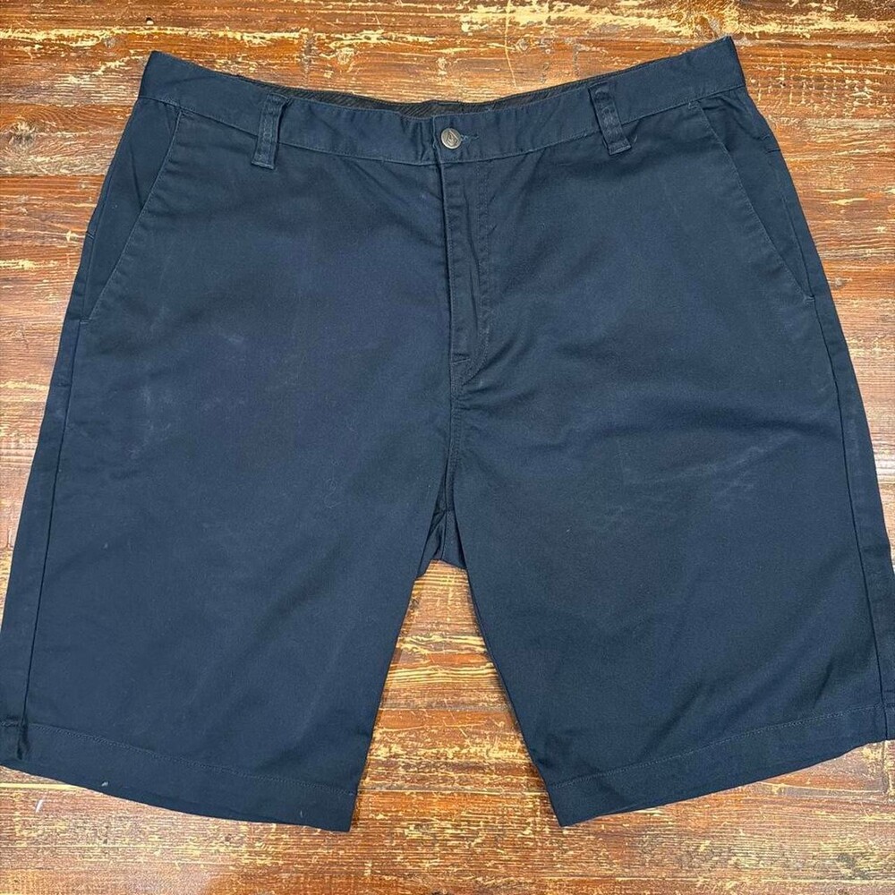 Navy blue VOLCOM chino shorts 38W #chino #menswear